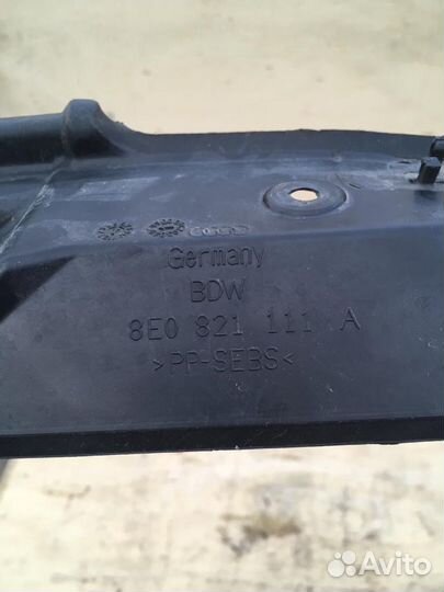 Пыльник переднего крыла левый Audi A4 B7