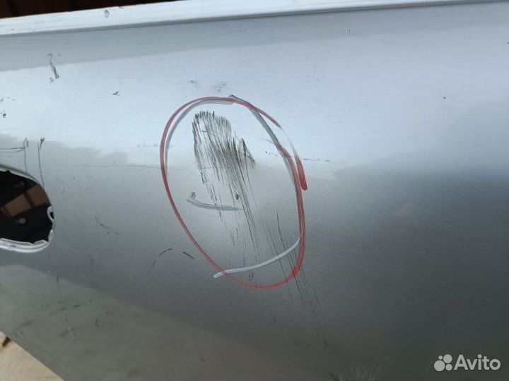 Дверь задняя правая Mitsubishi Carisma