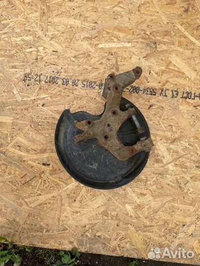 Кулак-цапфа задняя левая Volkswagen Golf 6 2010