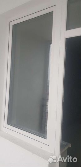 Продам оконный блок с дверью