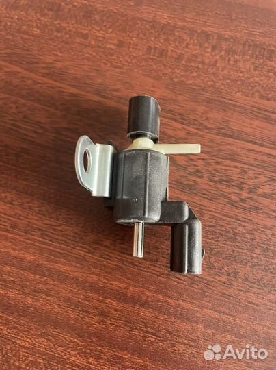 Клапан подключения муфт переднего моста