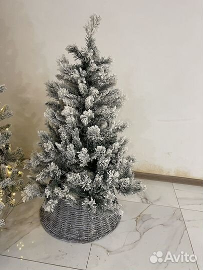 Елка искусственная заснеженная