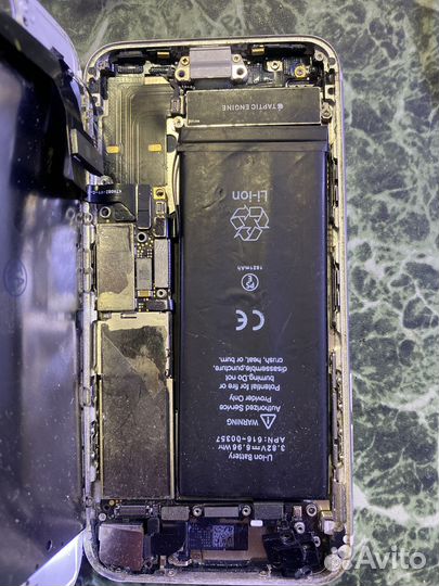 iPhone 8, 64 ГБ