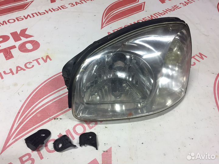 Фара фонари Hyundai Santa Fe 2010