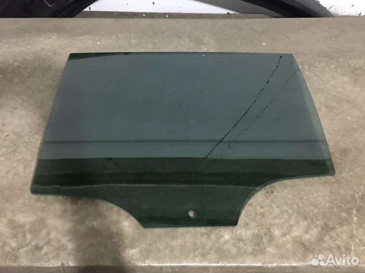 Стекло левое Volkswagen Golf 7