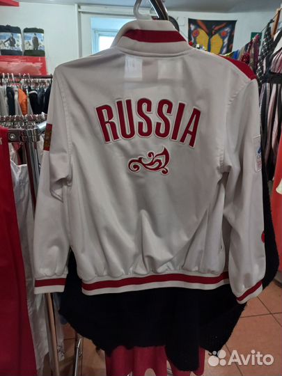 Спортивный костюм для девочки 10- 12 лет