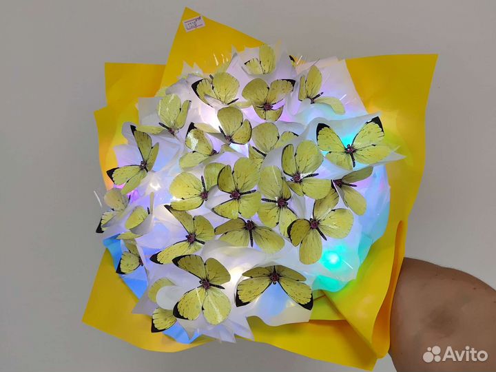 Букет из бабочек с подсветкой