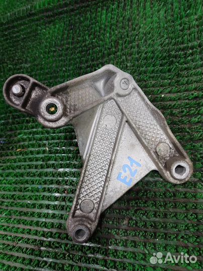 Кронштейн опоры кпп Renault Clio 3 2006