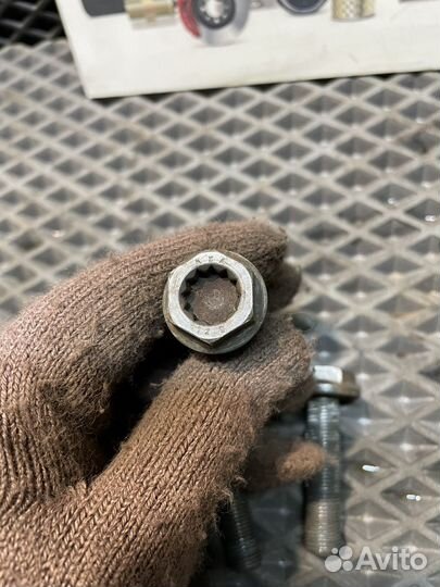 Болт маховика Volkswagen Passat B5 1.9 AHH