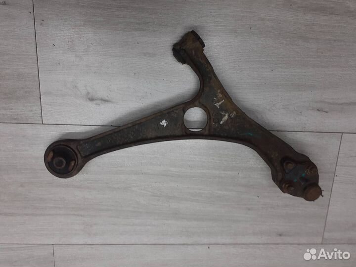 Рычаг передний левый Chery Tiggo 3