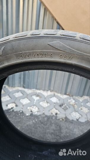 Headway HU901 245/40 R19