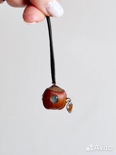 Кукольный домик в скорлупе ореха. Миниаюра кулон