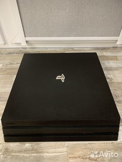 Sony Playstation 4 Pro, 1 TB памяти, + игры