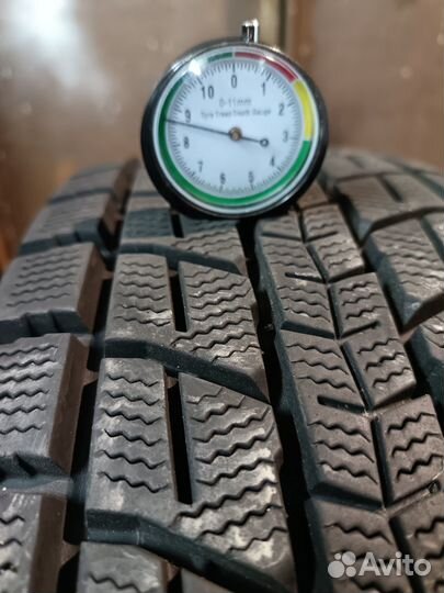 Dunlop Winter Maxx SJ8 215/65 R16