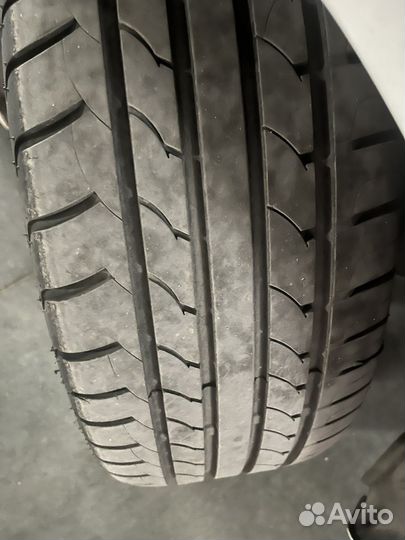 Maxtrek Maximus M1 245/40 R19