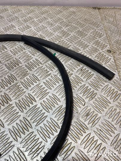 Уплотнитель двери задней левой LADA X-Ray