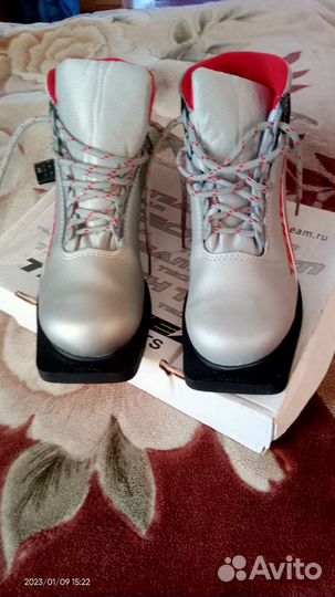 Ботинки лыжные 36 размер