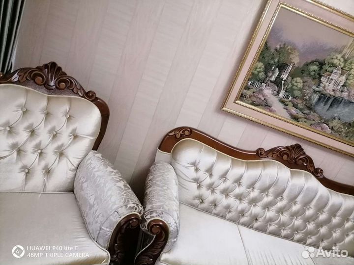 Диван и два кресла