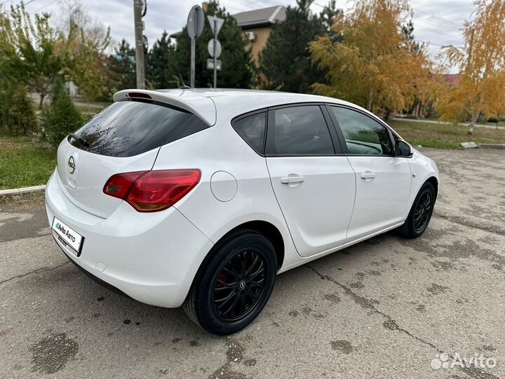 Opel Astra 1.6 AT, 2011, 178 000 км