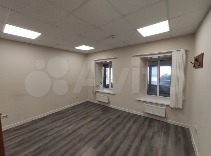 Здание свободного назначения в центре, 648.4 м²