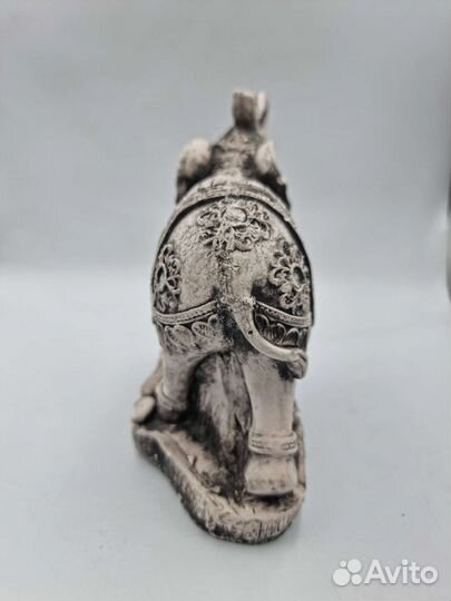 Статуэтка слон