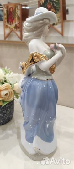 Статуэтка фарфор девушка в шляпке