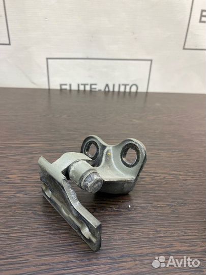 Петля двери задняя правая Bmw 7 E66 2002