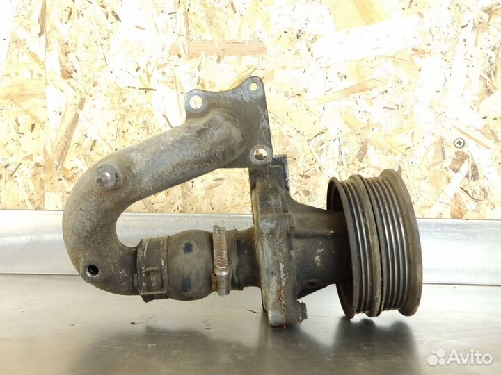 Насос водяной помпа Toyota Corolla e10