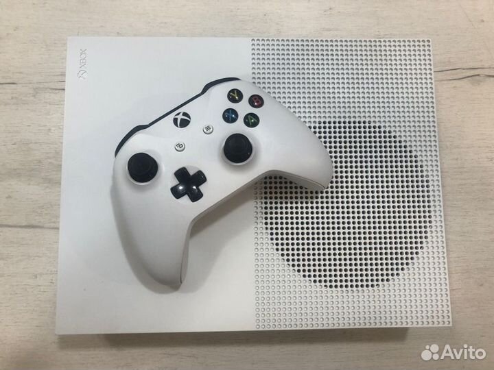 X-Box One S Digital + 8 игр (GTA5/MK11) Trade-In