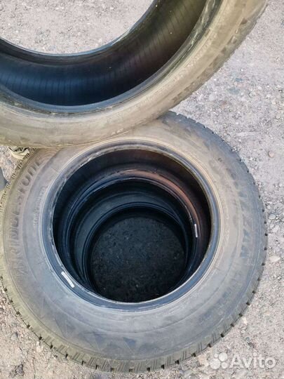 Bridgestone Blizzak Spike-01 215/65 R16