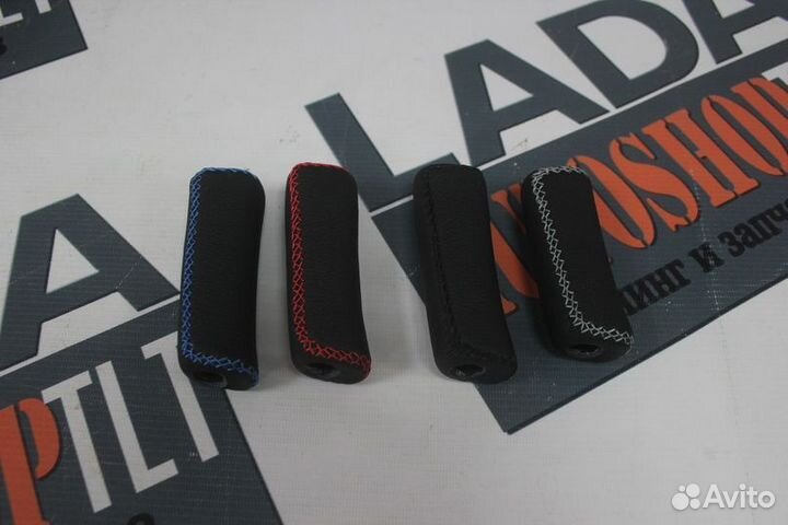 Ручка ручника из эко-кожи с цветной нитью на ваз