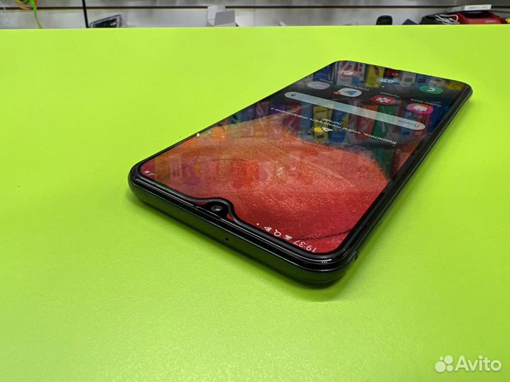 Samsung Galaxy A50, 4/64 ГБ
