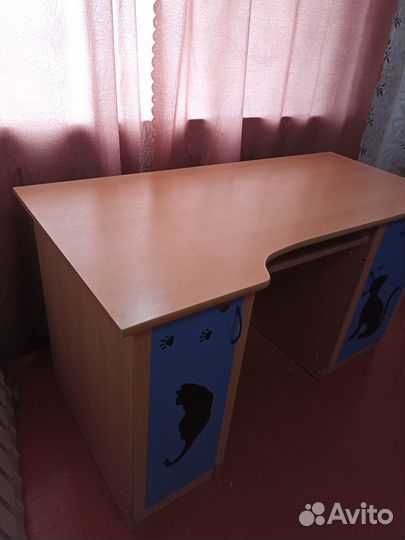 Компьютерный стол