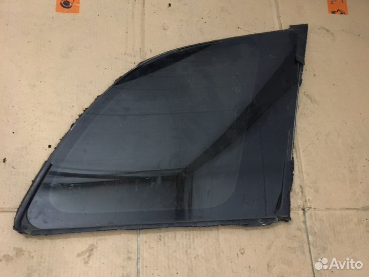 Стекло кузовное правое Toyota RAV4 (2627)