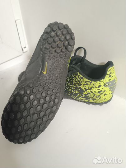 Футбольные бутсы Nike