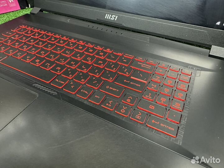 Ноутбук MSI / 17