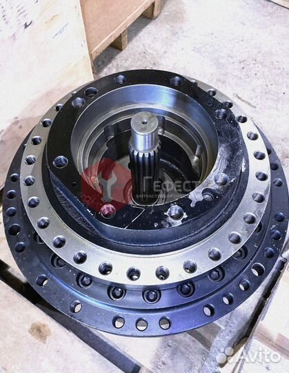 Бортовой редуктор Hyundai R220LC-9A 39Q6-42101