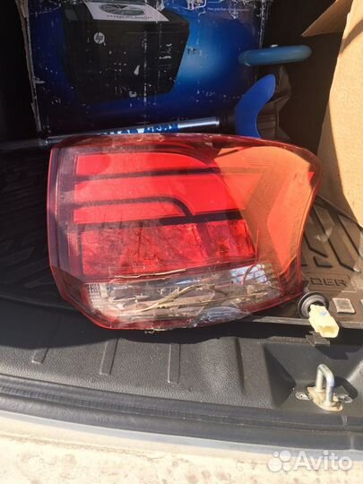 Продам задний фонарь на outlander