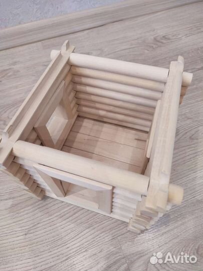 Деревянный конструктор домик