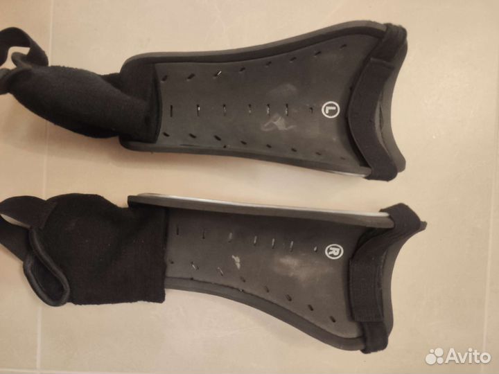 Футбольные щитки