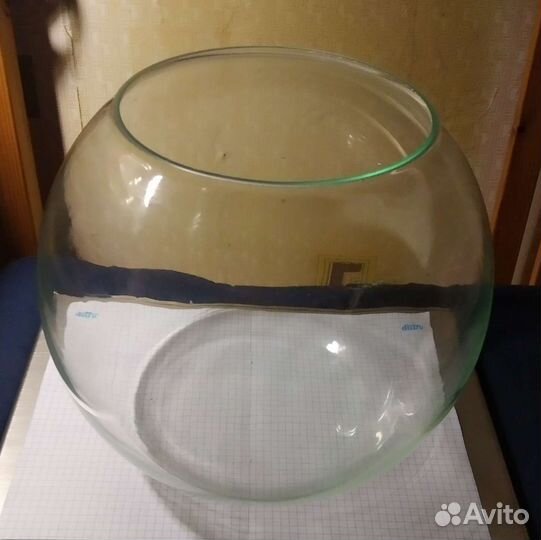 Круглая стеклянная ваза