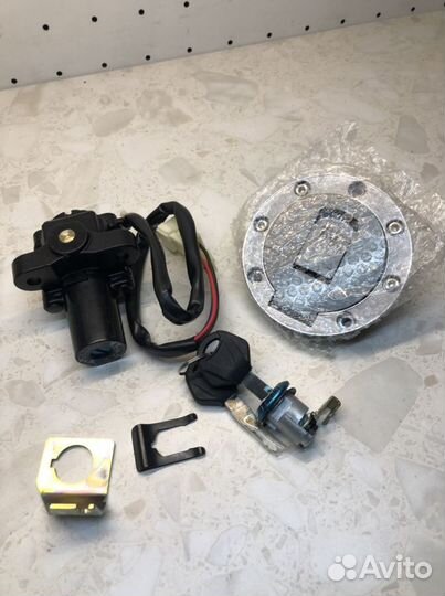 Замок зажигания Yamaha YZF R1 R6 2001-2010