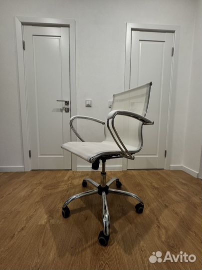 Компьютерное кресло