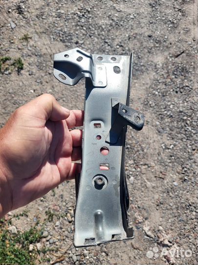 18-24 мазда 6 крепление крыла левого mazda 6