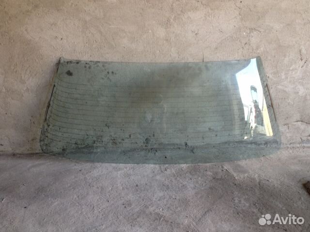 Стекло заднее Мицубиси Лансер 1982-1983 седан