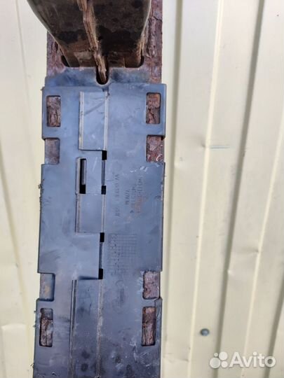 Усилитель бампера передний Land Rover Range Rover