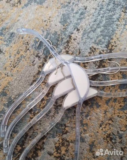 Вешалки плечики 60 штук