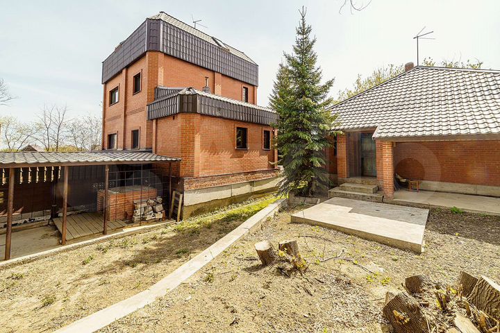 Коттедж 198 м² на участке 33 сот.