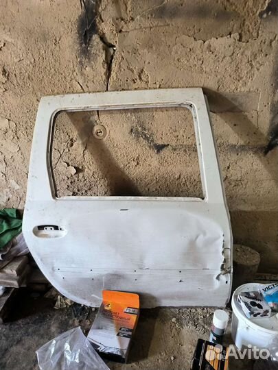 Двери Largus правые