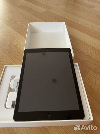 iPad air 32gb wi-fi model a 1475